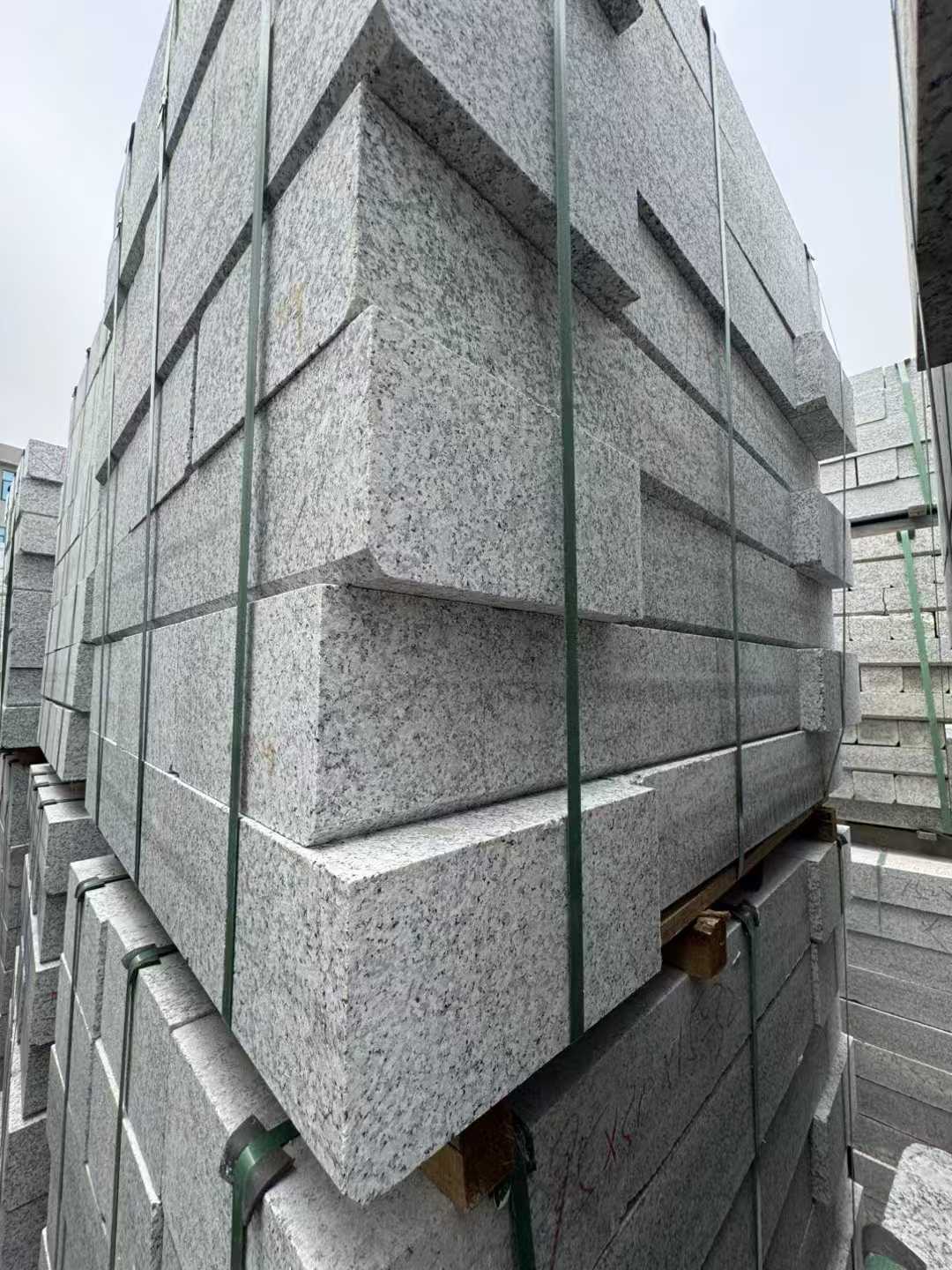 商丘芝麻白路牙石 马路牙子